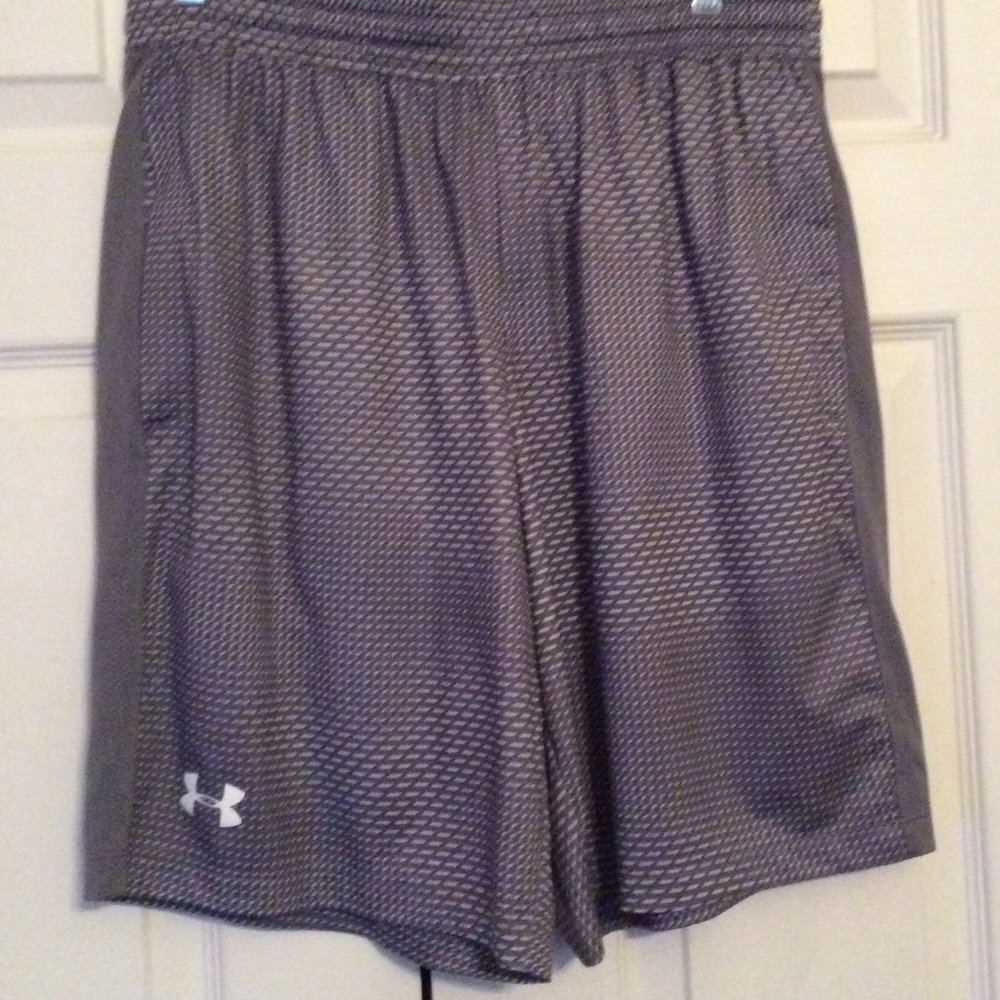COPY - Men’s Gray & White Under Armour Heatgear S…